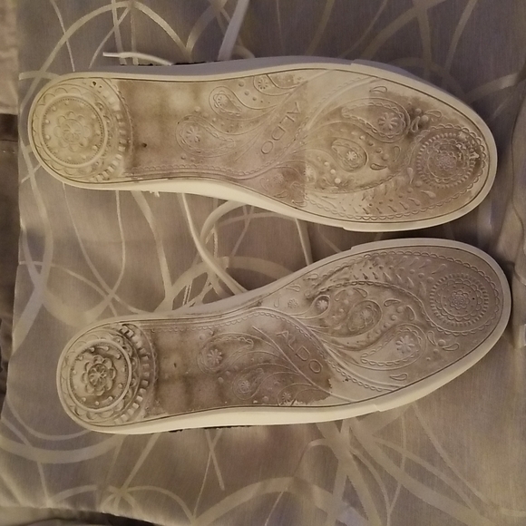 Shoes - Picture 5 of 5